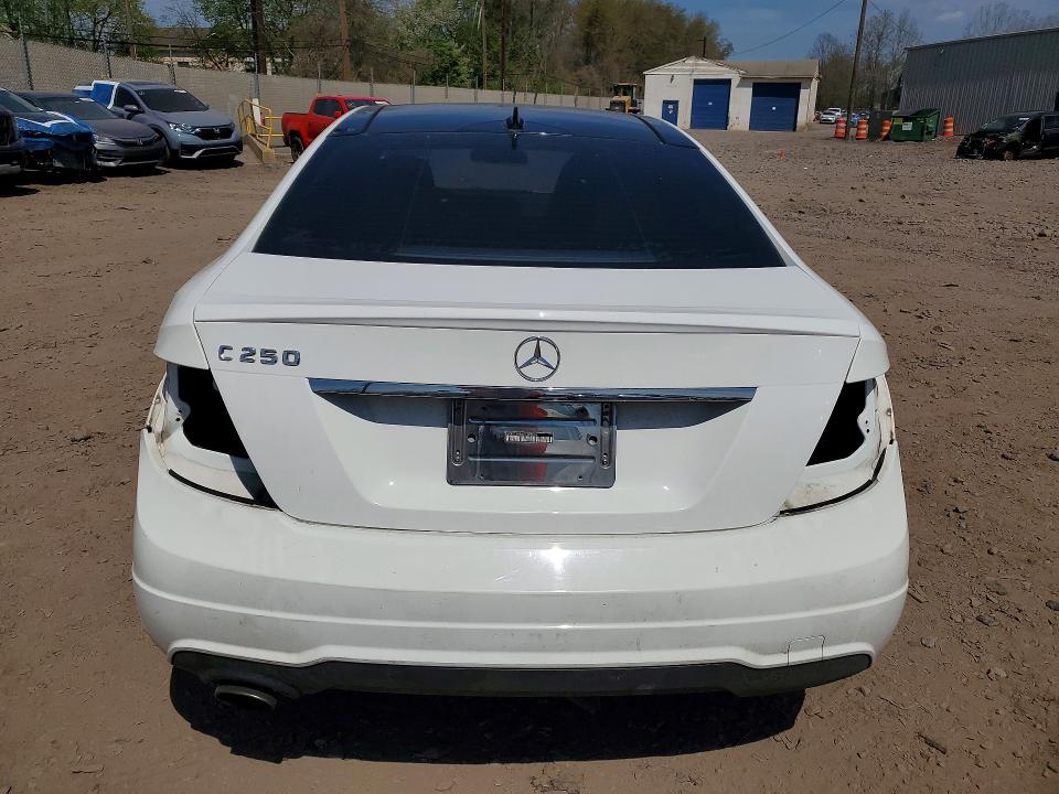 49668376 :رقم المزاد ، WDDGJ4HB3EG195833 vin ، 2014 Mercedes-benz C مزاد بيع