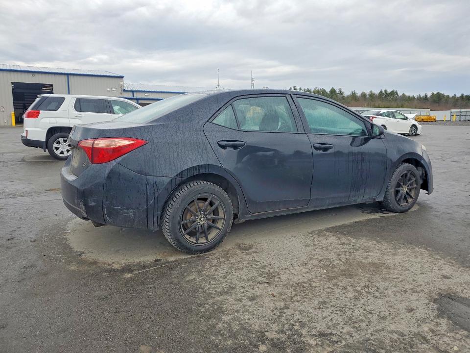 49906556 :رقم المزاد ، 5YFBURHE2HP641587 vin ، 2017 Toyota Corolla مزاد بيع