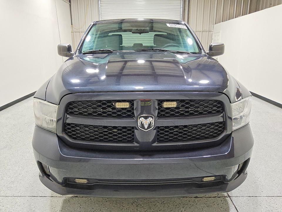 48638866 :رقم المزاد ، 1C6RR6KG9FS591069 vin ، 2015 Ram 1500 مزاد بيع