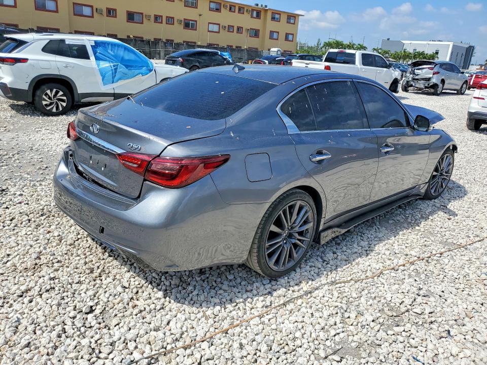50595916 :رقم المزاد ، JN1EV7AP4JM352829 vin ، 2018 Infiniti Q50 مزاد بيع