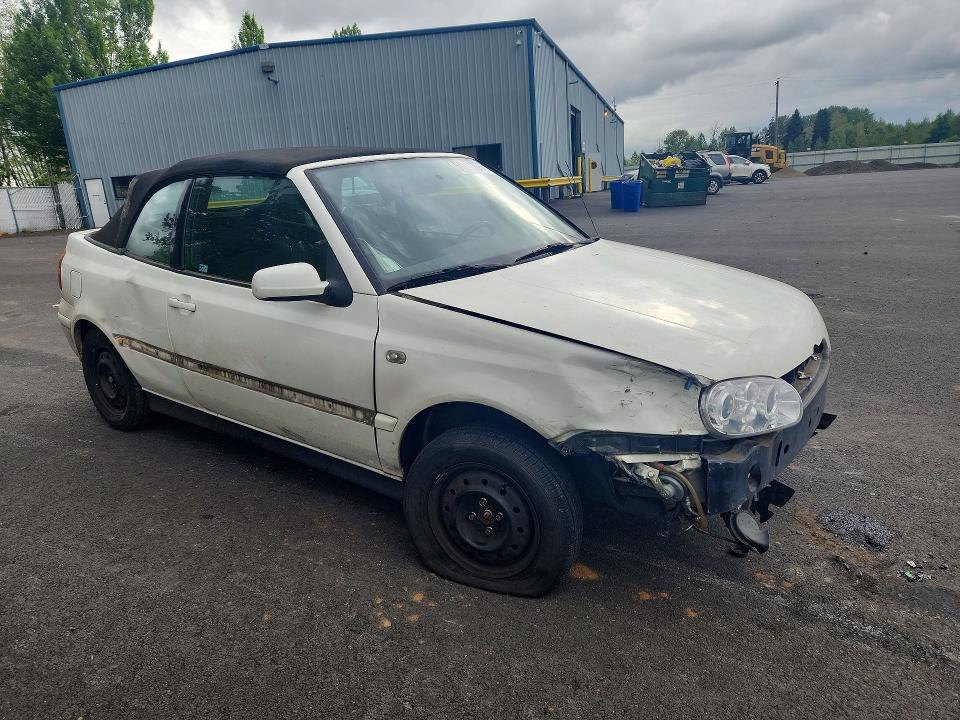 51211796 :رقم المزاد ، 3VWCC21V11M807231 vin ، 2001 Volkswagen Cabrio مزاد بيع
