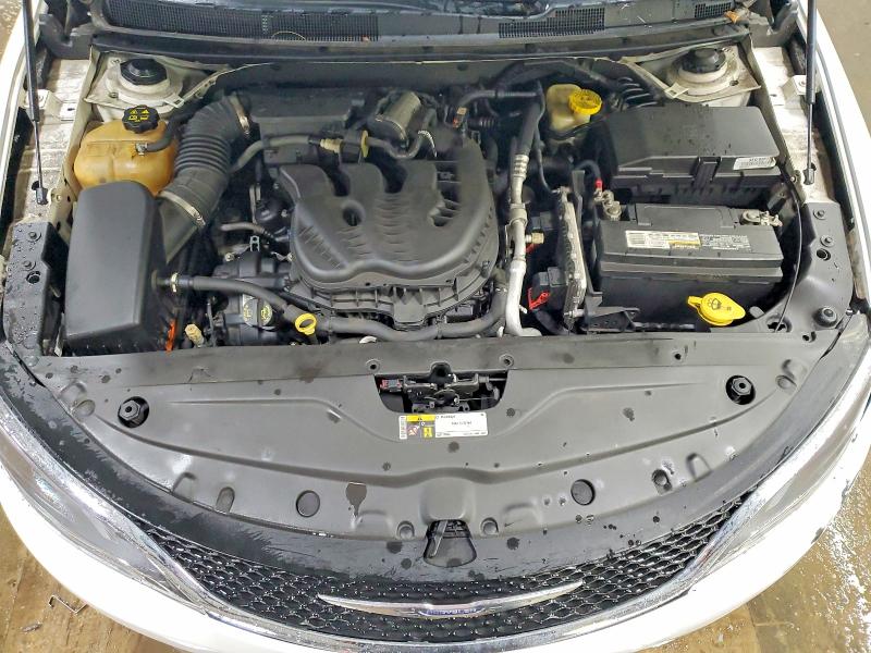 48484266 :رقم المزاد ، 1C3CCCEG2FN540087 vin ، 2015 Chrysler 200 مزاد بيع