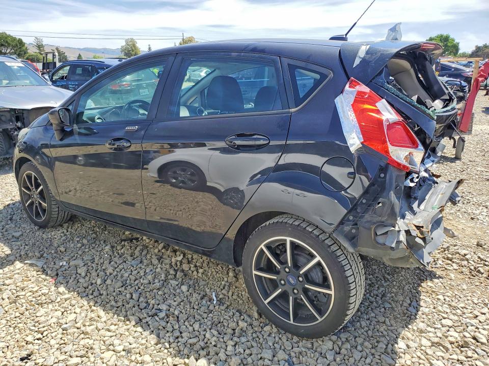 49575386 :رقم المزاد ، 3FADP4EJ2FM221228 vin ، 2015 Ford Fiesta مزاد بيع