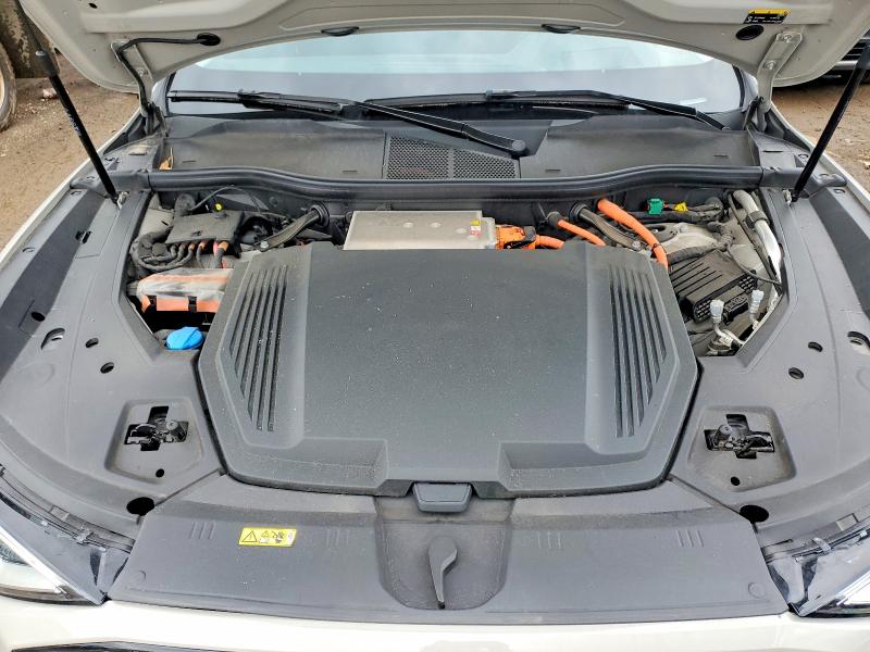 2022 Audi E-tron მანქანა იყიდება აუქციონზე, vin: WA13AAGE2NB010259, აუქციონის ნომერი: 49649566