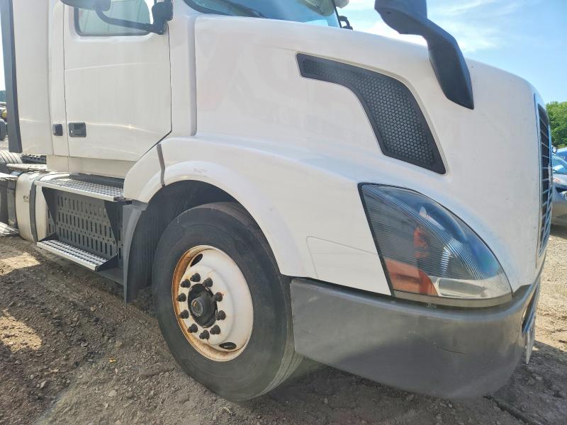 2017 Volvo Vnl მანქანა იყიდება აუქციონზე, vin: 4V4N39TG1HN988015, აუქციონის ნომერი: 50609766
