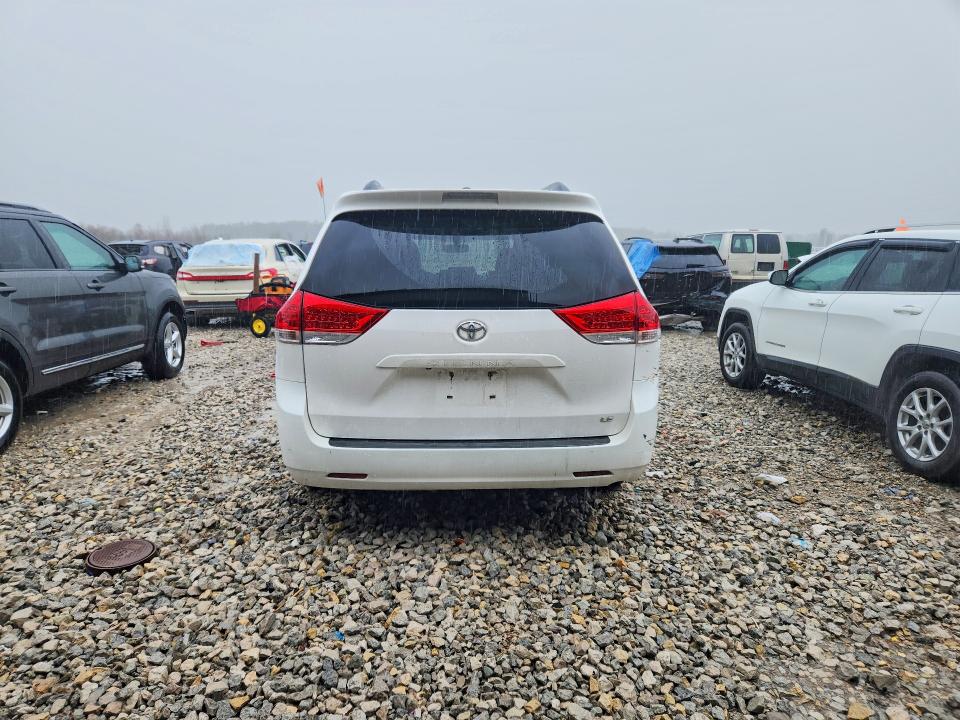 Продаж на аукціоні авто 2013 Toyota Sienna, vin: 5TDKK3DC3DS308694, номер лоту: 49878136