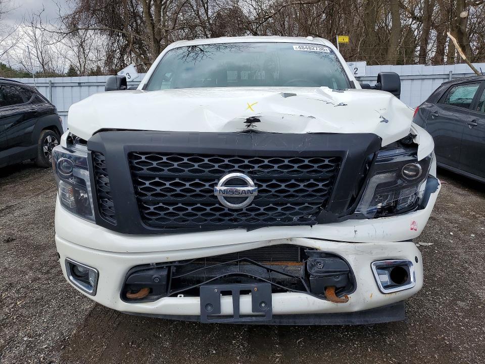 48482736 :رقم المزاد ، 1N6AA1E5XJN518503 vin ، 2018 Nissan Titan مزاد بيع
