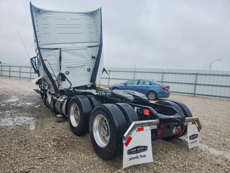 50449266 :رقم المزاد ، 4V4NC9EH1SN683885 vin ، 2025 Volvo Transport مزاد بيع