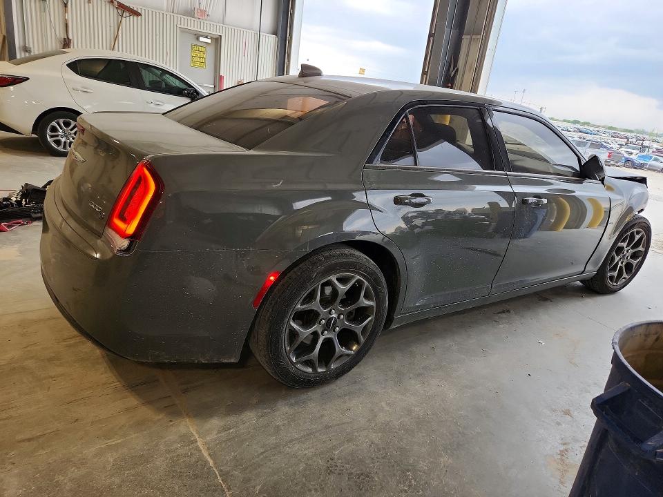 50951116 :رقم المزاد ، 2C3CCAGGXHH518934 vin ، 2017 Chrysler 300 مزاد بيع
