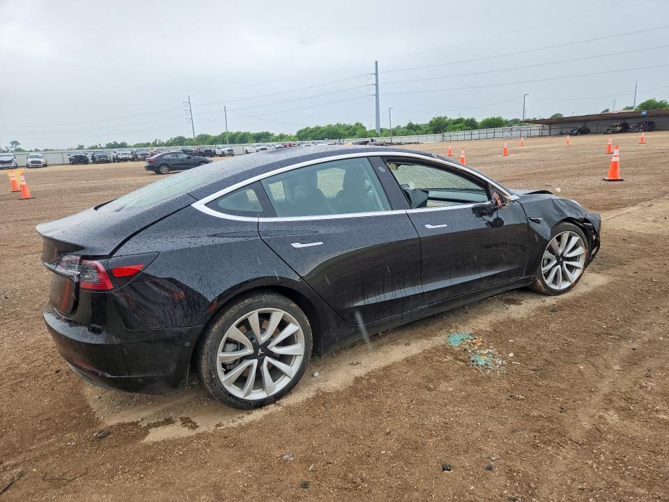 50548116 :رقم المزاد ، 5YJ3E1EA7JF053383 vin ، 2018 Tesla Model 3 مزاد بيع