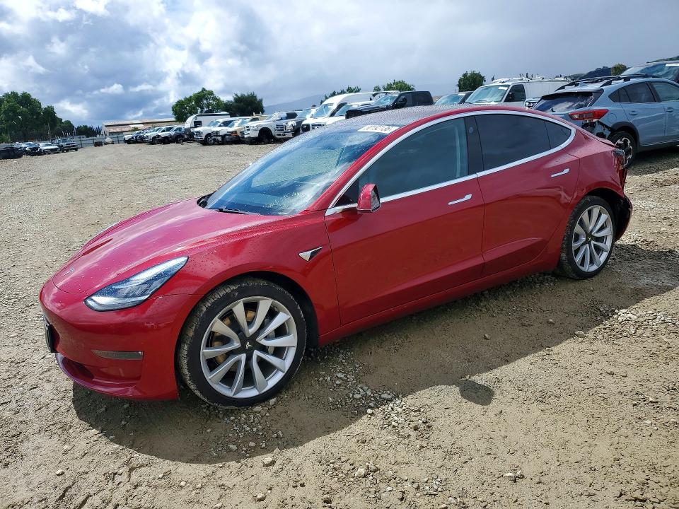 50192136 :رقم المزاد ، 5YJ3E1EA8JF047513 vin ، 2018 Tesla Model 3 مزاد بيع