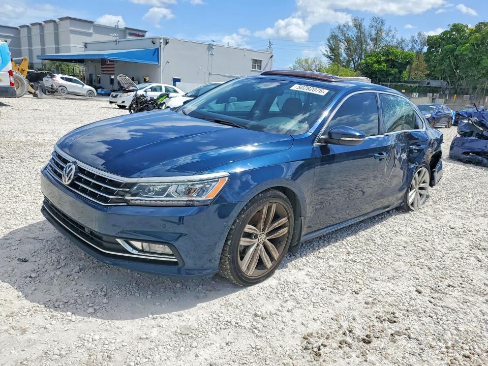 50282076 :رقم المزاد ، 1VWBA7A32JC018021 vin ، 2018 Volkswagen Passat مزاد بيع