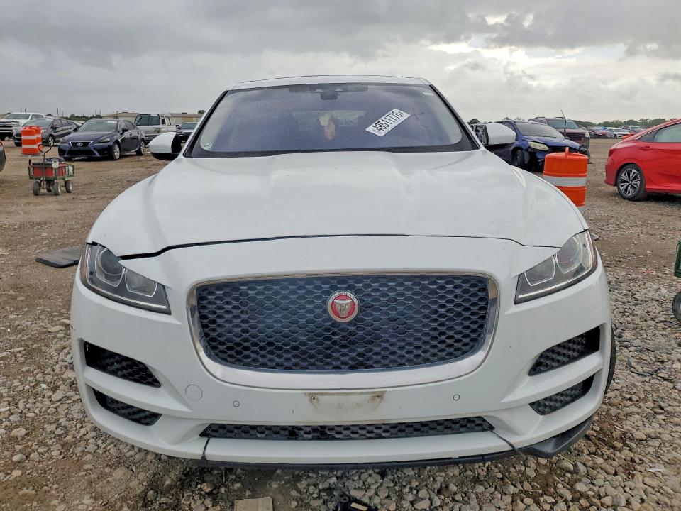 49511776 :رقم المزاد ، SADCJ2FXXLA630766 vin ، 2020 Jaguar F-pace مزاد بيع