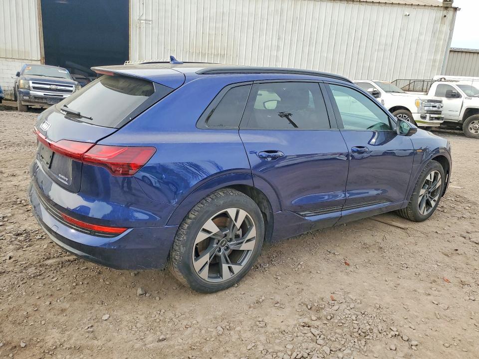 2022 Audi E-tron მანქანა იყიდება აუქციონზე, vin: WA1AAAGE6NB007758, აუქციონის ნომერი: 49271036