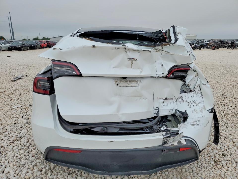 2024 Tesla Model Y მანქანა იყიდება აუქციონზე, vin: 7SAYGDEF1RA275099, აუქციონის ნომერი: 48695466
