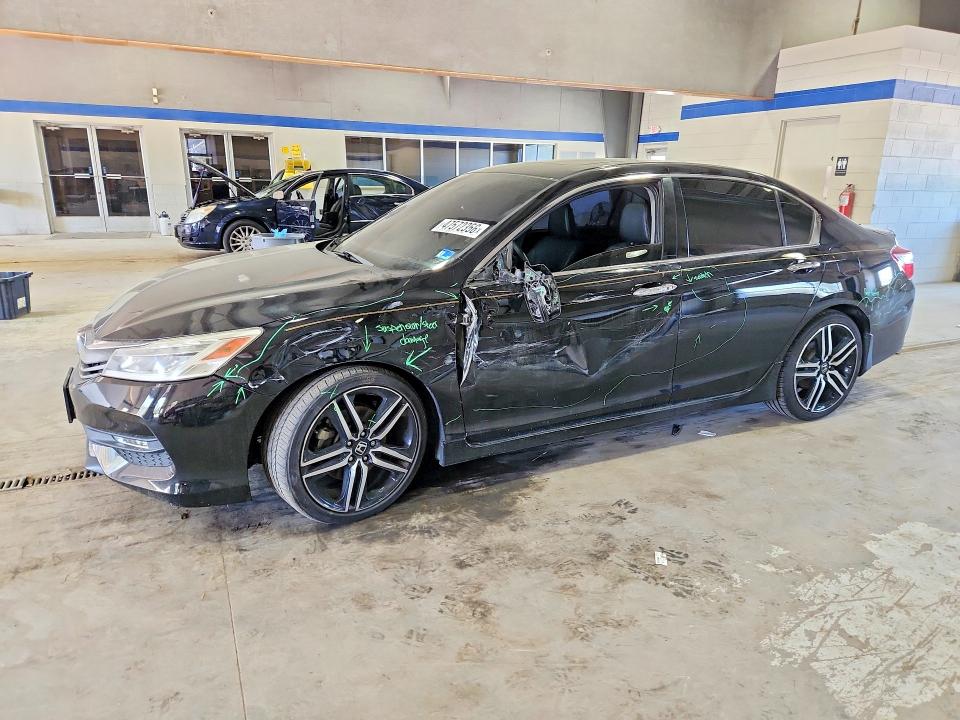 47572356 :رقم المزاد ، 1HGCR3F9XGA006131 vin ، 2016 Honda Accord مزاد بيع