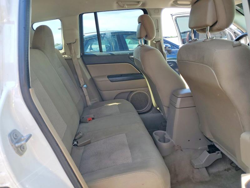 51550166 :رقم المزاد ، 1C4NJDBB4GD670937 vin ، 2016 Jeep Compass مزاد بيع