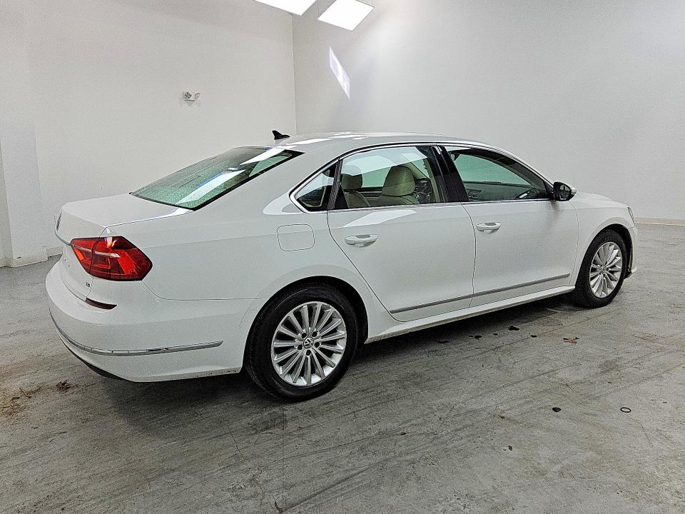 Продажа на аукционе авто 2016 Volkswagen Passat, vin: 1VWBT7A3XGC049567, номер лота: 50106356