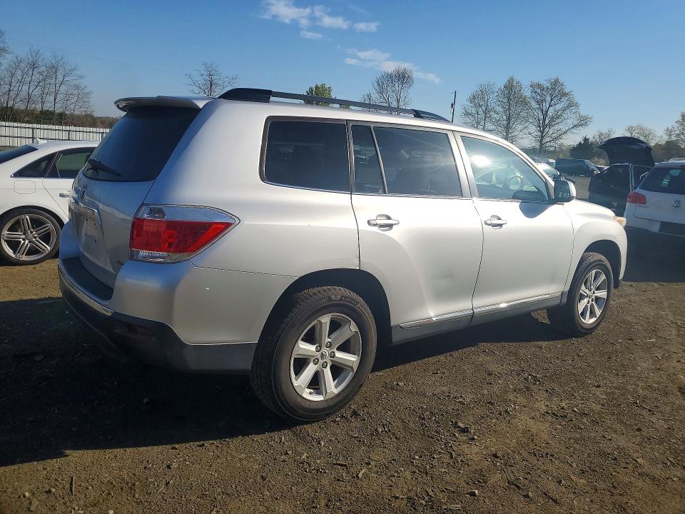 Продаж на аукціоні авто 2013 Toyota Highlander, vin: 5TDBK3EH6DS190554, номер лоту: 49941046