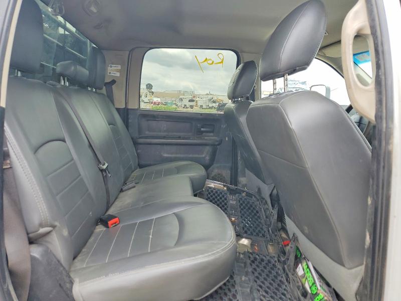 50803066 :رقم المزاد ، 3C7WRSCL0JG413828 vin ، 2018 Ram 3500 مزاد بيع