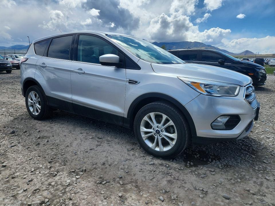 Продажа на аукционе авто 2017 Ford Escape, vin: 1FMCU0GD4HUE49322, номер лота: 50968926