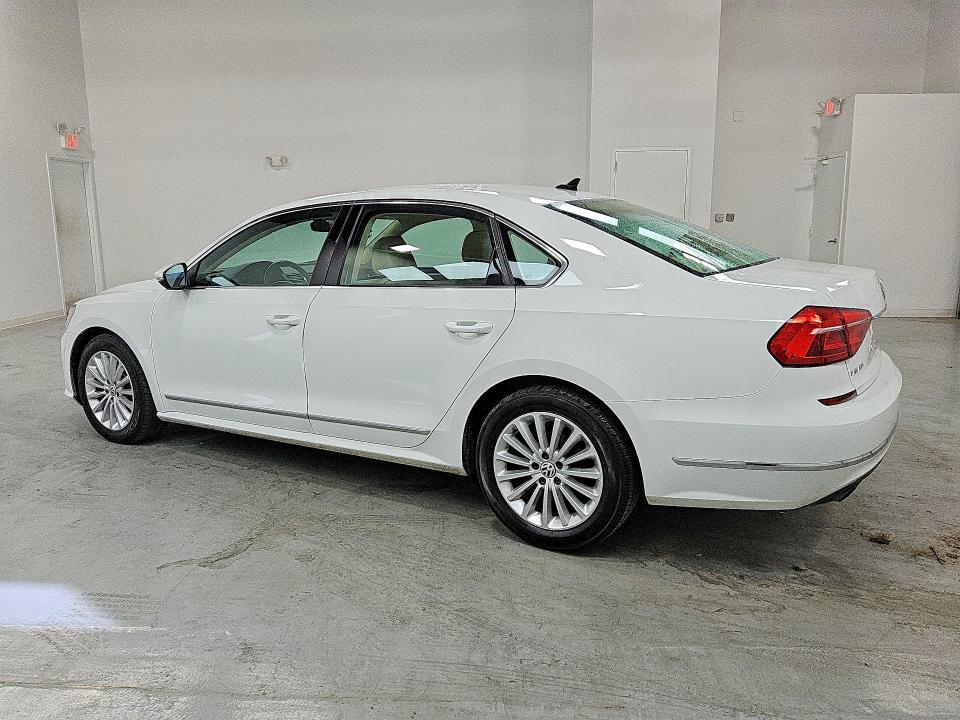 Продажа на аукционе авто 2016 Volkswagen Passat, vin: 1VWBT7A3XGC049567, номер лота: 50106356
