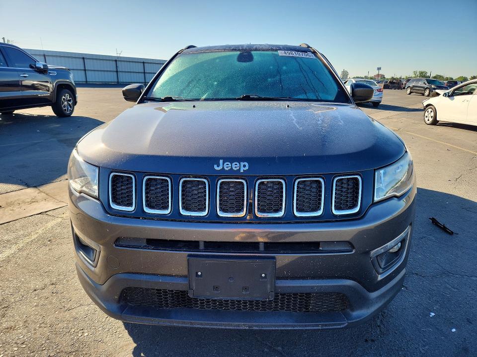 49810706 :رقم المزاد ، 3C4NJCBB3JT233622 vin ، 2018 Jeep Compass مزاد بيع
