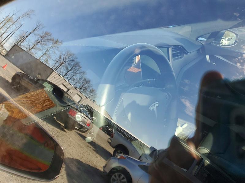 49145056 :رقم المزاد ، 5YJSA1E49JF275456 vin ، 2018 Tesla Model S مزاد بيع