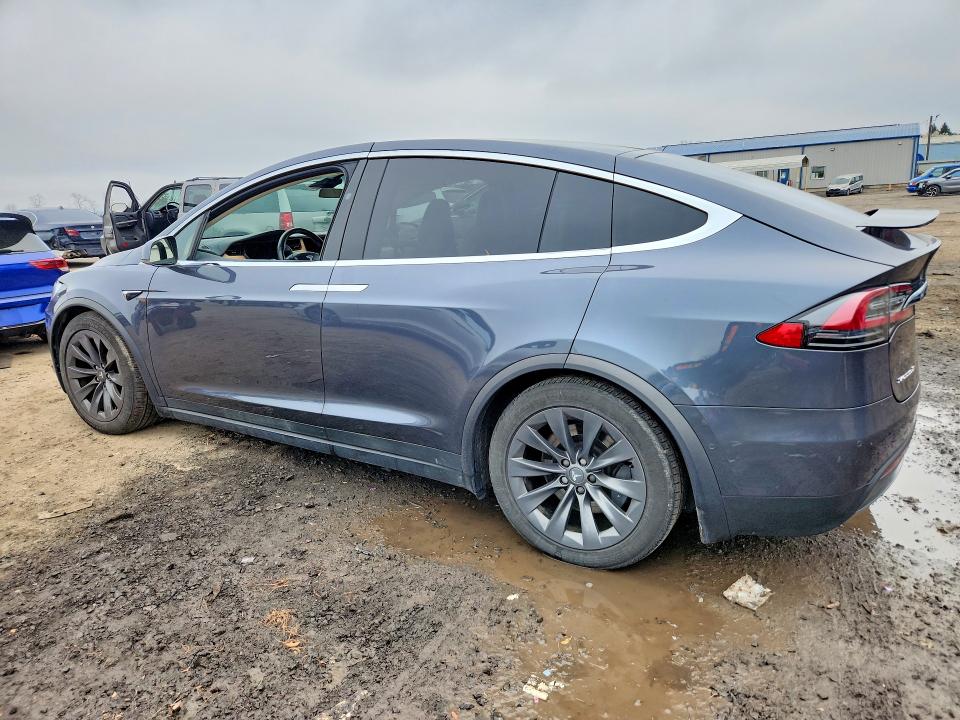 2018 Tesla Model X მანქანა იყიდება აუქციონზე, vin: 5YJXCBE25JF101694, აუქციონის ნომერი: 49408906