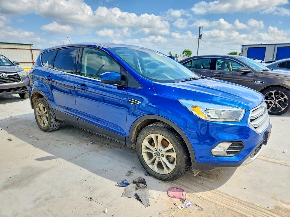 49654406 :رقم المزاد ، 1FMCU0GD8HUB66079 vin ، 2017 Ford Escape مزاد بيع