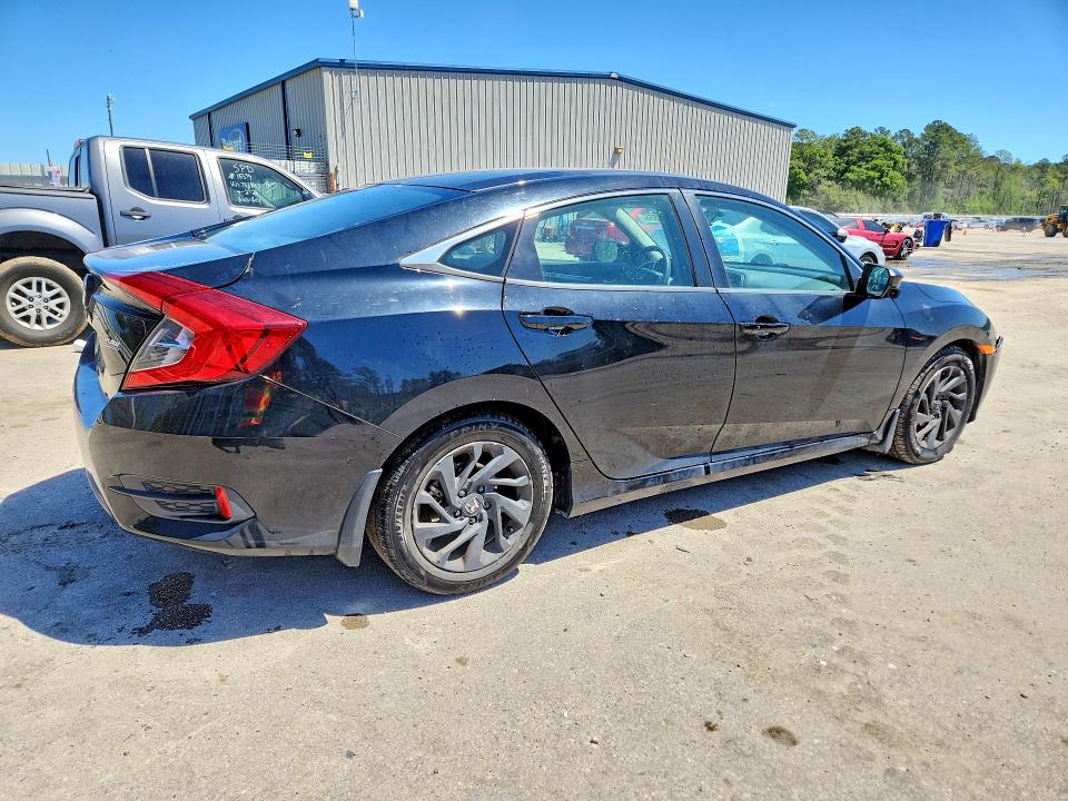 49339556 :رقم المزاد ، 19XFC2F70GE061948 vin ، 2016 Honda Civic مزاد بيع