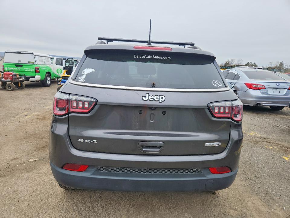 49215986 :رقم المزاد ، 3C4NJDBB2JT480247 vin ، 2018 Jeep Compass مزاد بيع