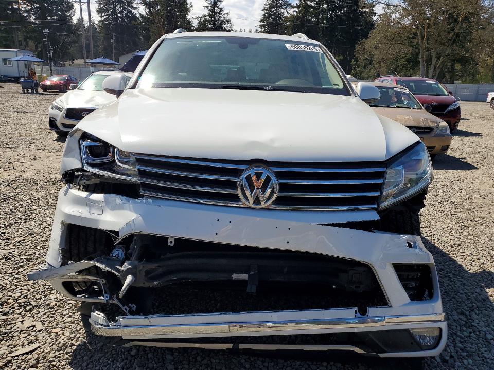 50856206 :رقم المزاد ، WVGEF9BP0FD006784 vin ، 2015 Volkswagen Touareg مزاد بيع