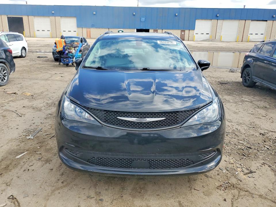 48333236 :رقم المزاد ، 2C4RC1DG4MR551376 vin ، 2021 Chrysler Voyager مزاد بيع