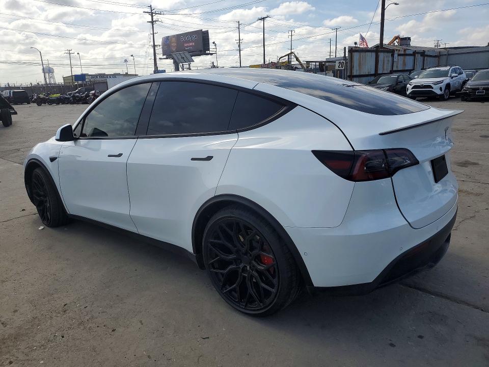 50975046 :رقم المزاد ، 7SAYGDEF5NF538191 vin ، 2022 Tesla Model Y مزاد بيع