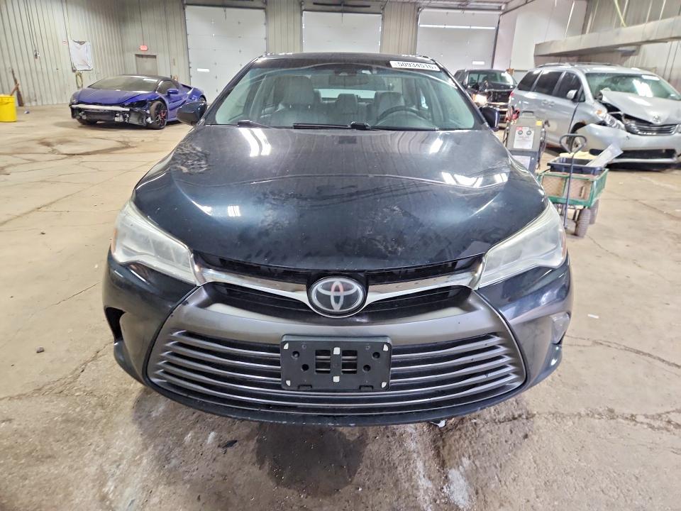 50934516 :رقم المزاد ، 4T1BK1FK1FU566523 vin ، 2015 Toyota Camry مزاد بيع