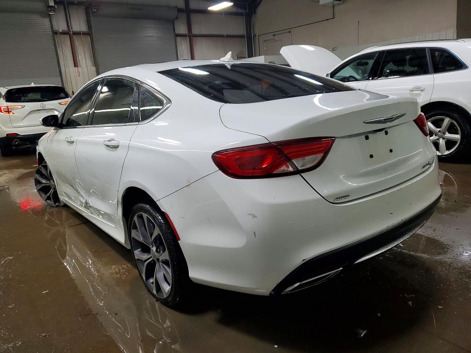 48484266 :رقم المزاد ، 1C3CCCEG2FN540087 vin ، 2015 Chrysler 200 مزاد بيع