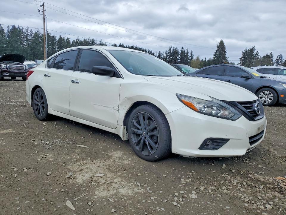 2018 Nissan Altima მანქანა იყიდება აუქციონზე, vin: 1N4AL3AP7JC230214, აუქციონის ნომერი: 50501896
