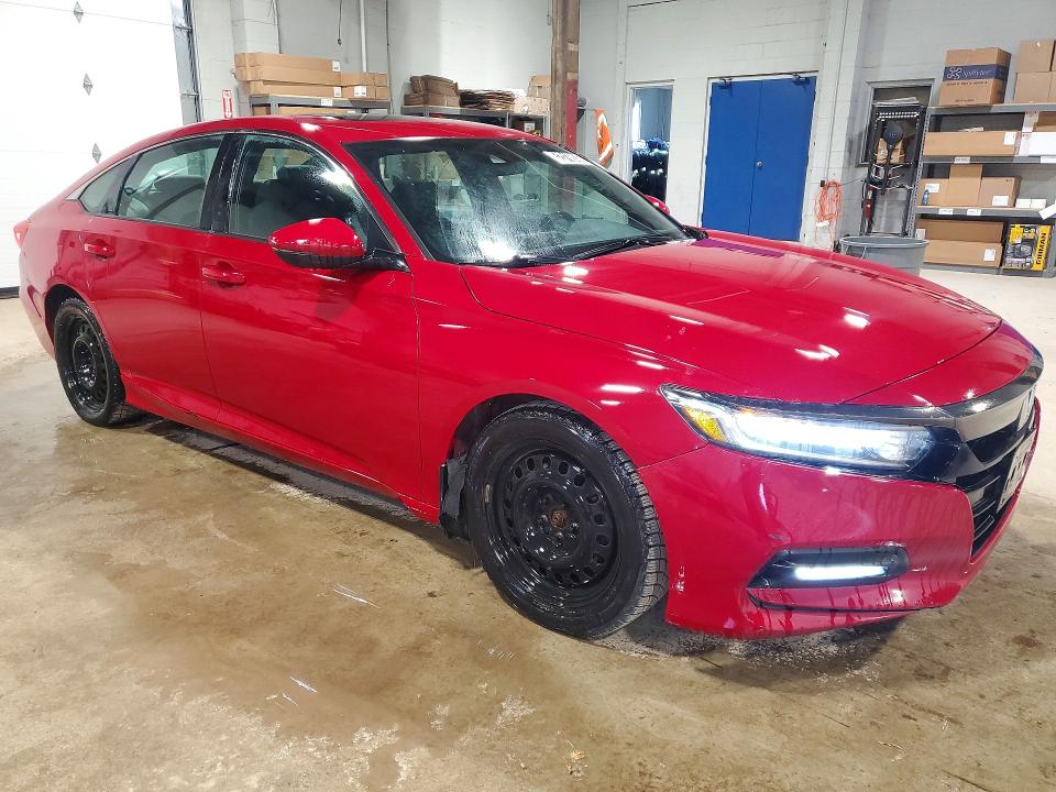 52016936 :رقم المزاد ، 1HGCV1F36JA812129 vin ، 2018 Honda Accord مزاد بيع