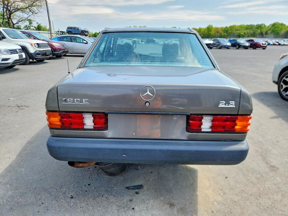 1985 Mercedes-benz 190 მანქანა იყიდება აუქციონზე, vin: WDBDA24C7FF065298, აუქციონის ნომერი: 51407986