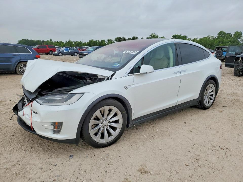51681486 :رقم المزاد ، 5YJXCBE26GF016548 vin ، 2016 Tesla Model X مزاد بيع