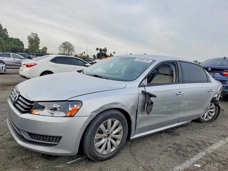 50096126 :رقم المزاد ، 1VWAT7A3XFC009080 vin ، 2015 Volkswagen Passat مزاد بيع