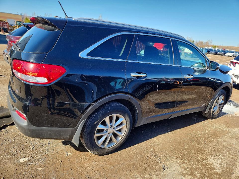 2017 Kia Sorento მანქანა იყიდება აუქციონზე, vin: 5XYPGDA36HG211655, აუქციონის ნომერი: 50260386