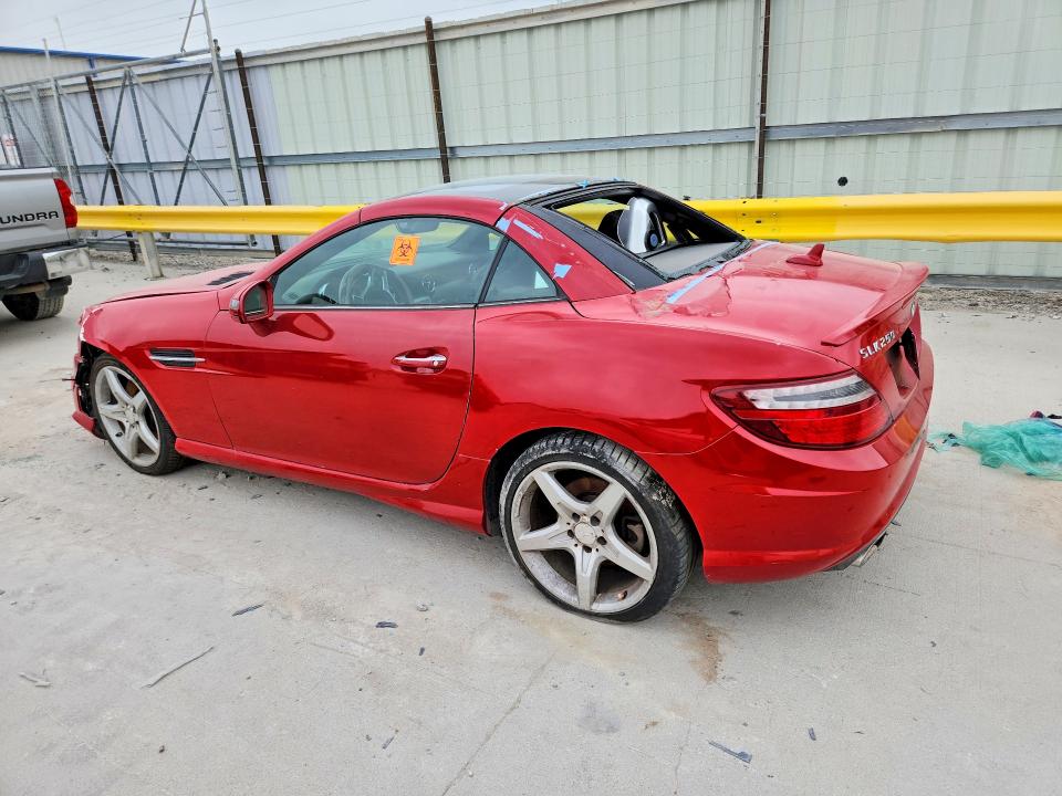 51153646 :رقم المزاد ، WDDPK4HA0DF057059 vin ، 2013 Mercedes-benz Slk مزاد بيع