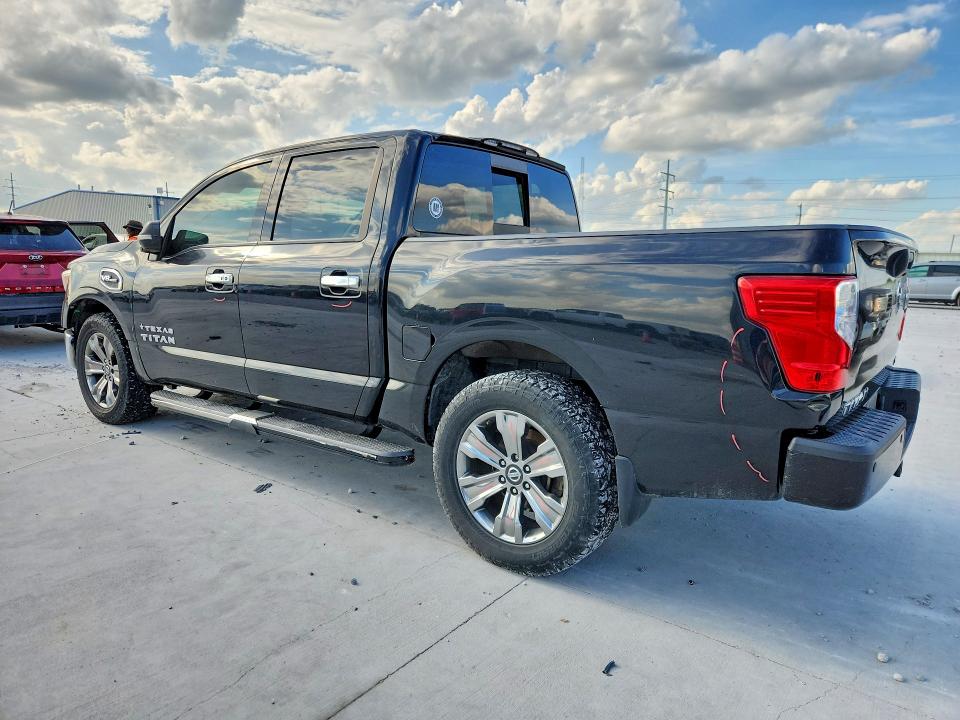 49459056 :رقم المزاد ، 1N6AA1E61HN563851 vin ، 2017 Nissan Titan مزاد بيع
