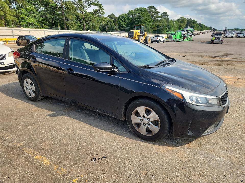 48470626 :رقم المزاد ، 3KPFL4A79JE220136 vin ، 2018 Kia Forte مزاد بيع