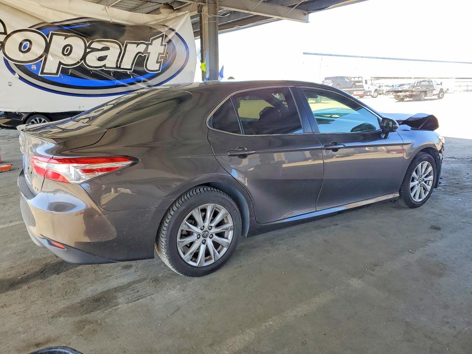 50411686 :رقم المزاد ، JTNB11HK9J3066897 vin ، 2018 Toyota Camry مزاد بيع