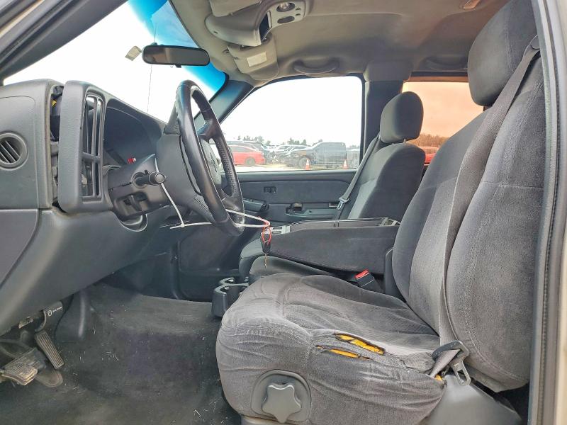 Продажа на аукционе авто 2002 Chevrolet Silverado, vin: 2GCEC19V621256880, номер лота: 51130496