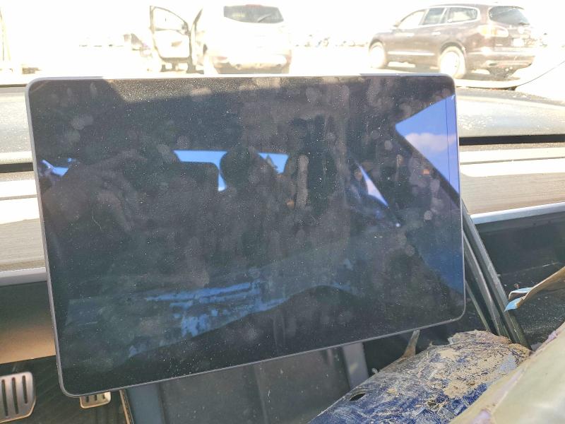 49640246 :رقم المزاد ، 5YJ3E1EC0MF050248 vin ، 2021 Tesla Model 3 مزاد بيع