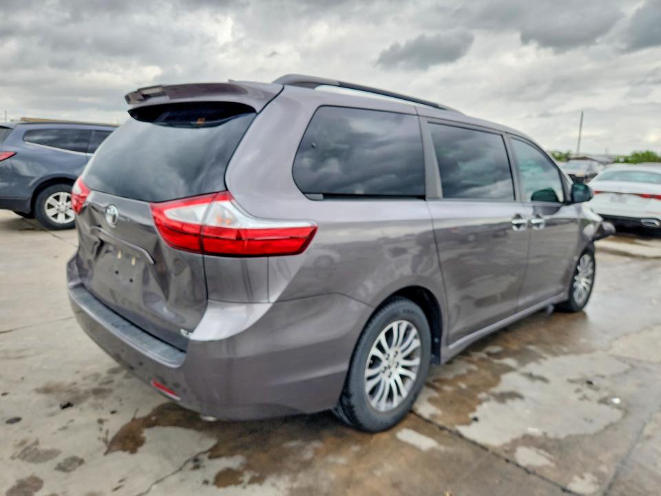 48432566 :رقم المزاد ، 5TDYZ3DC0KS019274 vin ، 2019 Toyota Sienna مزاد بيع